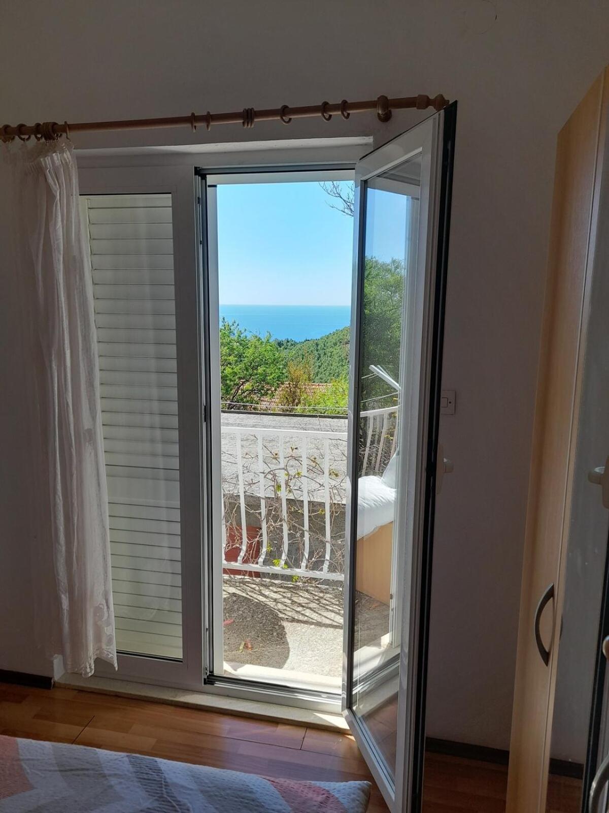 Marijana - One Bedroom With Balcony Apartment *